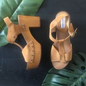 STEVE MADDEN OPEN TOE CLOGS